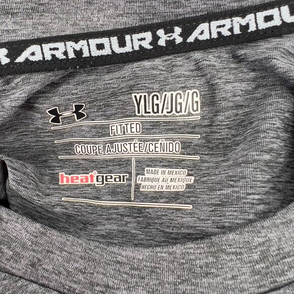Under Armour Youth Large Fitted HeatGear Long Sleeve Shirt With UPF 30+ Protecti - Picture 6 of 7